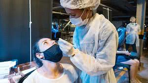 Aumento no número de infectados é resultado da variante Ômicron | Foto: Álisson Pinheiro/CBDU