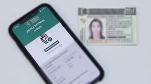 Hoje é possível tirar o título e votar de modo 100% digital, por meio do aplicativo E-título | Foto: Divulgação / TSE