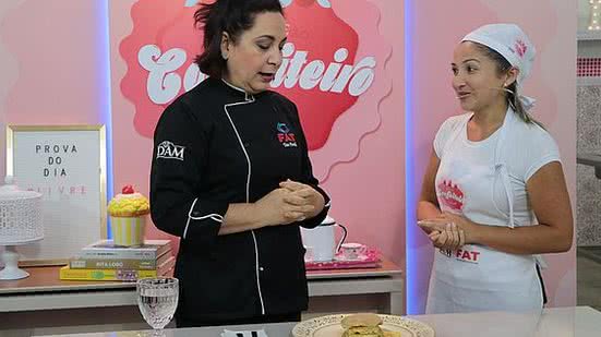 Andrea dos Santos (direita) é a primeira participante a se despedir da competição. | MKT/PSCOM