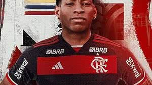 O jogador desembarcou no Rio de Janeiro nesta sexta-feira. Ele foi ao Ninho do Urubu para assinar o contrato e já conhecer a estrutura do clube | Divulgação / Flamengo