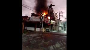 Fogo destruiu estabelecimento em Rio Largo | Foto: Reprodução