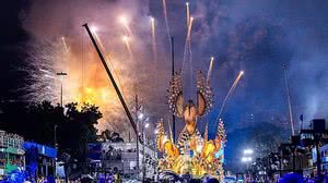 Os carros alegóricos vieram vestidos da renda maceioense | Foto: Itawi Albuquerque / Secom Maceió
