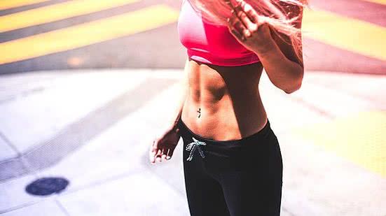 Abdômen 'rasgado' é o objetivo de muita gente nas academias | Pexels
