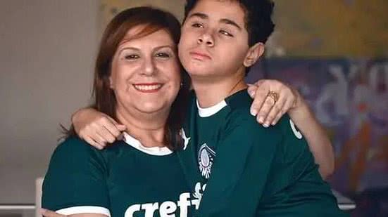 Silvia Grecco e o filho Nickollas, torcedores do Palmeiras | TV Fifa/Reprodução