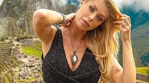 Imagem Familiares e amigos de Caroline Bittencourt se reúnem em missa de 7º dia