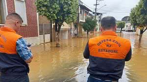 Bombeiros mantêm buscas em locais onde houve deslizamentos | Foto: Divulgação/CBMERJ