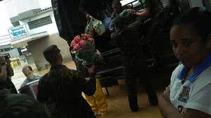 Exército retira pacientes de maternidade inundada, no ES | Divulgação PMVV