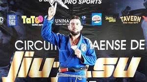 Imagem Lutador ex-UFC é atropelado e morre após briga com motorista de aplicativo