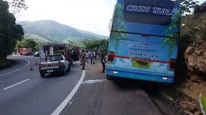 Acidente de ônibus deixou dois mortos e 57 feridos na rodovia BR-040, na altura de Duque de Caxias (RJ) na manhã deste domingo (27) | Divulgação/PRF
