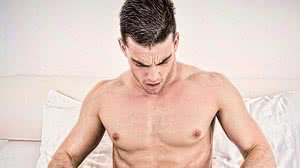 Condição mais temida pelos homens atinge cerca de 10 milhões de brasileiros e pode ser tratada com medicamentos ou com o implante de prótese | Reprodução