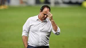 Imagem Flamengo anuncia demissão de Rogério Ceni do cargo de treinador
