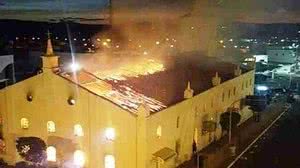 Igreja ficou completamente destruída | Reprodução / YouTube