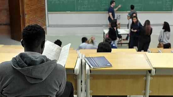 Reitora pede ajuda do governo federal | Crédito: Marcello Casal Jr / Agência Brasil