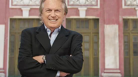 Imagem Presidente do PSL, Luciano Bivar, lança livro de romance com toques de erotismo