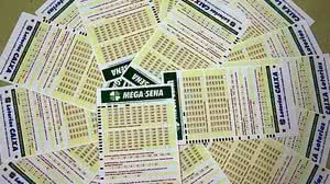 Prêmio acumulou novamente e deve pagar cerca de R$ 100 milhões na terça-feira | Marcello Casal Jr / Agência Brasil