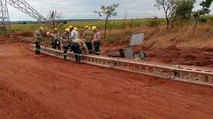 Restauração de torres no Triângulo Mineiro | Foto: Divulgação / Companhia Energética de Minas Gerais