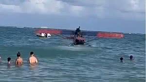 Imagem Vídeo: ultraleve cai quando fazia voo panorâmico em Maragogi