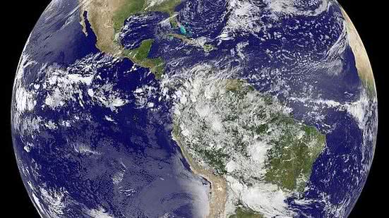 Imagem Estudantes planejam lançar foguete a partir de balão em São Paulo