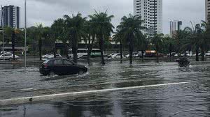 Imagem Autoridades emitem alerta de chuvas fortes no Recife