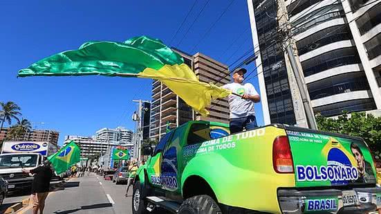 Imagem Apoiadores ocupam orla de Maceió em ato a favor de Bolsonaro; veja as imagens deste 7 de Setembro