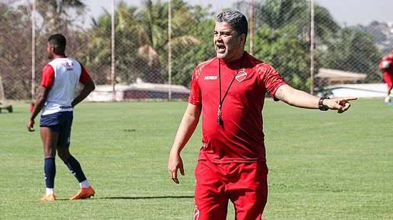 Imagem Marcelo Cabo é o novo técnico do CRB
