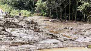 Imagem Ônibus com funcionários da Vale é encontrado soterrado