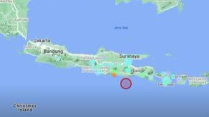 Imagem Terremoto de magnitude 6,0 atinge a Indonésia e causa mortes e danos