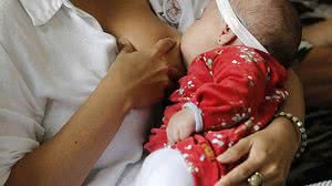 O leite materno evita doenças, porque contém imunoglobulina A | Foto: Fernando Frazão/Agência Brasil