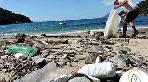 No último fim de semana, agentes recolheram 180 quilos de lixo na região durante operação Praia Limpa | Reprodução