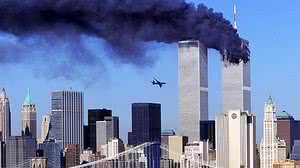 Há 20 anos, as duas torres do World Trade Center foram atingidas por dois aviões, em um ataque terrorista ligado à Al Qaeda | Foto: Reprodução