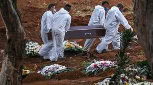 Nas últimas 24 horas foram registrados oficialmente 10,4 mil mortes no mundo | Foto: Agif/Folhapress