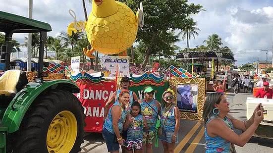 Imagem Prévias: foliões capricham nas fantasias carnavalescas; confira