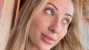 Imagem Modelo vende nudes para combater incêndios na Austrália