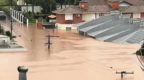 Imagem Tragédia no Sul deixa 400 mil pontos sem luz e 500 mil pessoas sem água