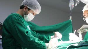 Procedimento para colocação do marca-passo | Foto: Ivo Neto / Ascom Sesau