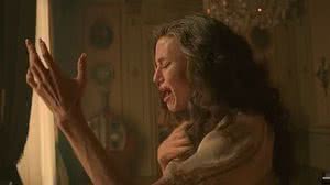 A atriz Angelina Jolie interpretando Maria Callas | Foto: Reprodução