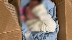 Imagem Bebê é encontrada em caixa de papelão com carta em SC