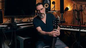 Lobão em seu estúdio caseiro | Folhapress