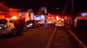 Homem entrou desorientado no hospital e atacou a recepcionista enquanto preenchia uma ficha médica | Foto: Reprodução