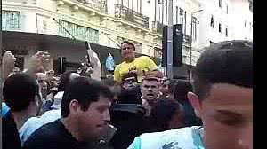 Imagem Em rede social, filho de Bolsonaro diz que o pai passa bem