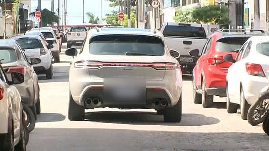 Porsche foi levado pela polícia após apreensão | Reprodução/TV Pajuçara