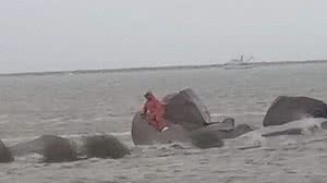 Homem fica Ilhado | Foto: Divulgação / Defesa Civil de Rio Grande