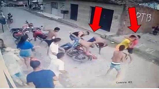 Agressões foram registradas por câmera de segurança | Foto: Reprodução