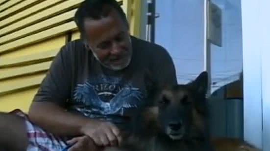 Na europa, ele ganhava dois mil euros por mês, cerca de nove mil reais. | Reprodução - TV Pajuçara