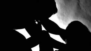 Vítima foi agredida e teve cabeça batida contra parede. | TV Jornal