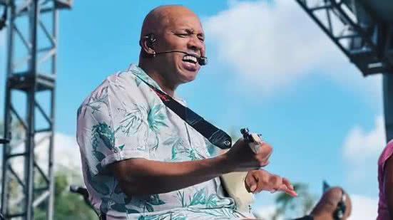 O vocalista morreu nesta sexta-feira (26), aos 51 anos, em decorrência de um câncer inguinal, na região da virilha | Foto: Instagram