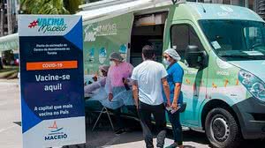 Desde que a unidade passou a funcionar como ponto de vacinação, CAT móvel atendeu 2.681 pessoas | Foto: Secom Maceió