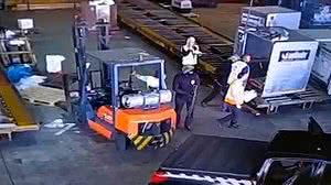 Imagem Polícia prende acusado de participar de roubos em aeroportos