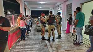 Um aluno da Escola Profissional Dom Bosco em Poços de Caldas, no sul de Minas Gerais, foi morto a facadas e outros três ficaram feridos na tarde desta terça-feira (10) - As Vítimas foram levadas para o hospital Santa Casa, em Poço de Caldas (MG) | Pedro M…