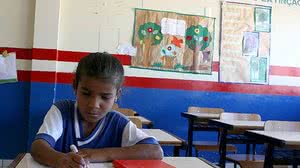 Imagem Beneficiários do Bolsa Família devem informar mudança de escola dos filhos